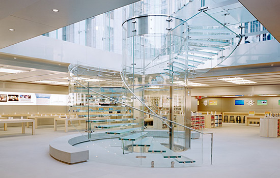 Sin duda, la tienda que Apple tiene en la Quinta Avenida de Nueva York es la ms emblemtica de la compaa. En esta imagen, el interior de la tienda. Fotografa cortesa de Apple