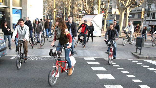 Los barceloneses han utilizado la bicicleta como medio de transporte para poder llegar a sus puestos de trabajo. | Foto Elena Ramn