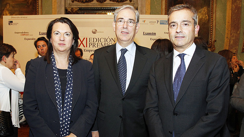 Ana I. Pereda, dtora. de EXPANSIN; Antonio Fernndez Galiano, pte. de UE; y ngel Cano, consejero delegado de BBVA.