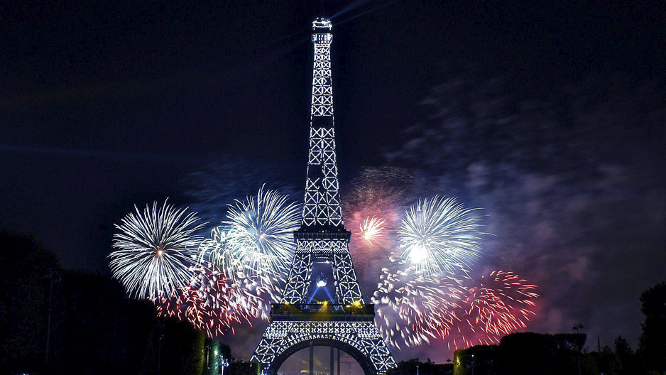 Pars: Cena en la Torre Eiffel