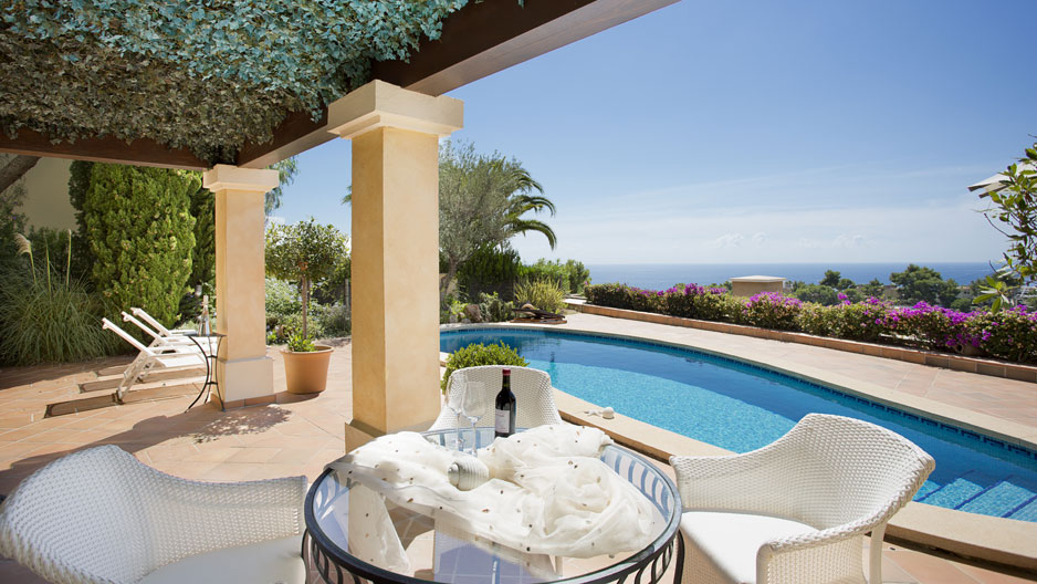 Villa mediterrnea sobre Puerto Portals en Mallorca. Vende Engel&Vlkers. Precio: 1.590.000 euros