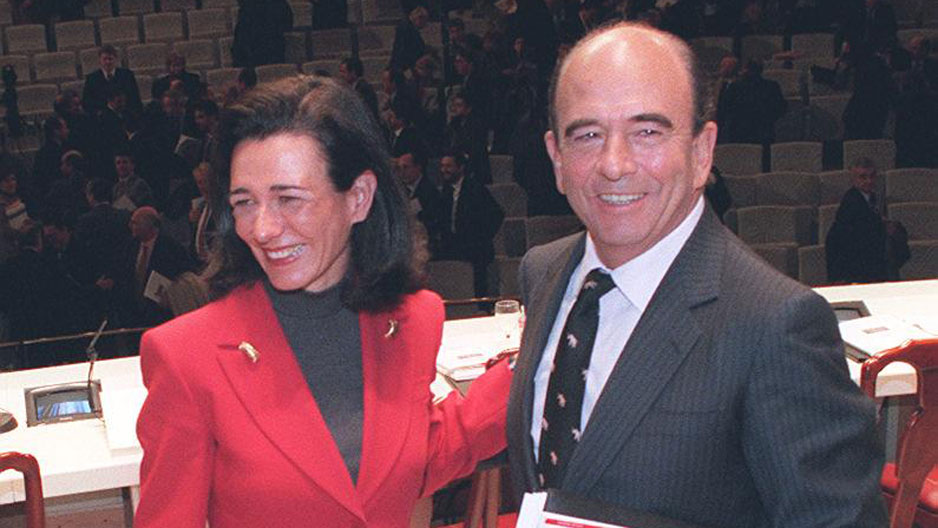Emilio y Ana Patricia Botn durante una junta de accionistas de Santander en marzo de 1999. | Fotografa JMCadenas