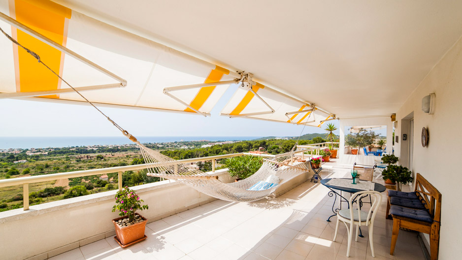 Una terraza para todo el ao en Sitges. Vende: Engel&Vlkers. Precio: 795.000 euros