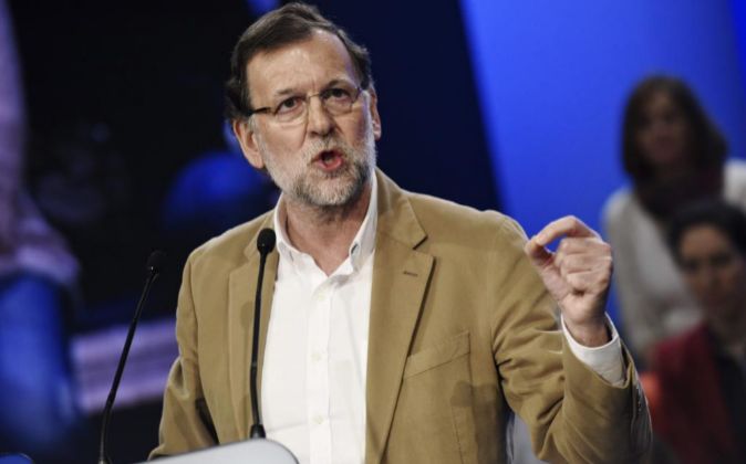 El presidente del Gobierno y del Partido Popular, Mariano Rajoy, hoy...