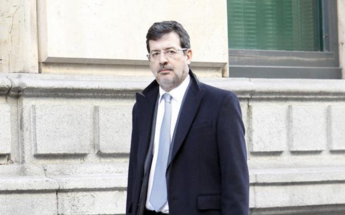 El Juez Fernando Andreu entreando en la Audiencia Nacional