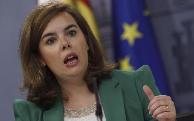 a vicepresidenta y portavoz del Gobierno, Soraya Sáenz de...