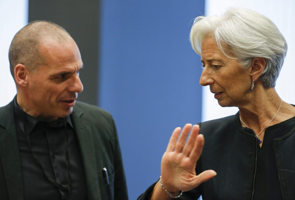 Yanis Varufakis, ministro de Finanzas griegoy, y Christine Lagarde,...
