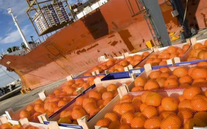 Exportación de naranjas en el Puerto de Valencia