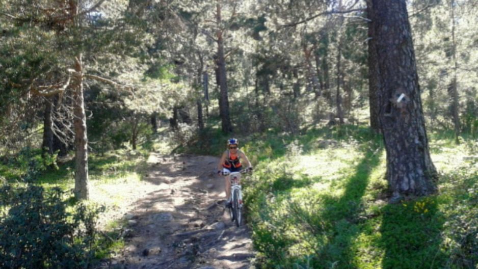 'Mountain bike' en Peguerinos, una ruta cerca de la comunidad de...