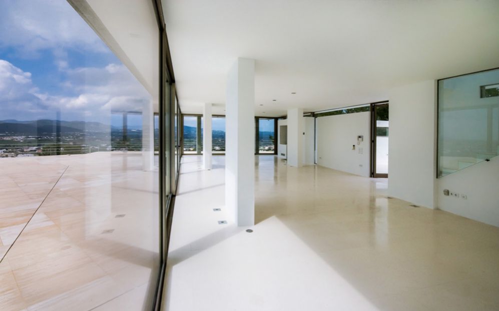 Son 550 m² de vivienda, incluyendo además un piso sin terminar de...