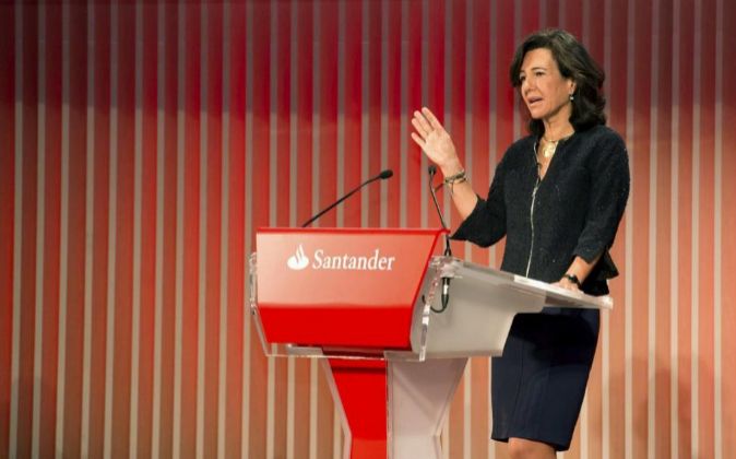 Ana Botín, presidenta de Santander, durante el Investor Day que la...