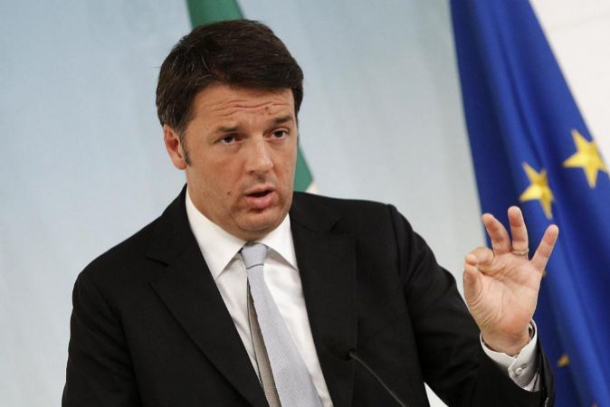 El primer ministro de Italia, Matteo Renzi durante una rueda de prensa...