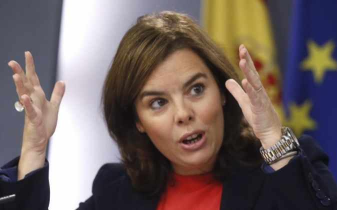 La vicepresidenta del Gobierno, Soraya Sáenz de Santamaría, durante...