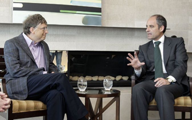 Bill Gates y el expresidente Francisco Camps, en 2010 cuando se...