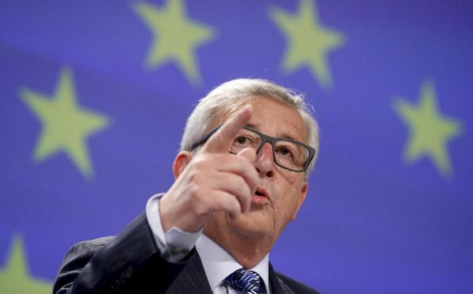 El presidente de la Comisión Europea (CE), Jean-Claude Juncker,en una...