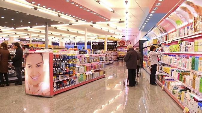 Interior de un supermercado Condis.