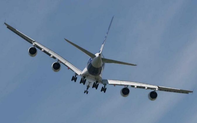 Un Airbus A380, el mayor avión de la aviación civil construido hasta...