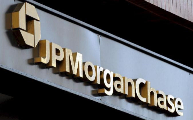 Logo del banco JP Morgan Chase en Nueva York (Estados Unidos).