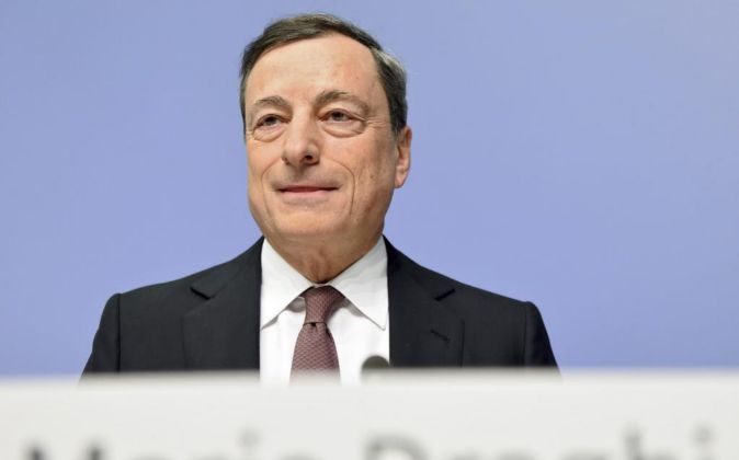 El presidente del Banco Central Europeo, Mario Draghi, en la rueda de...
