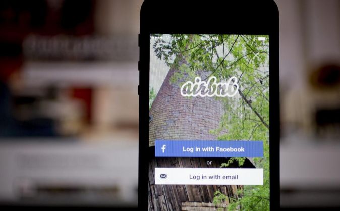 La aplicación de Airbnb ha revolucionado al sector del alojamiento...
