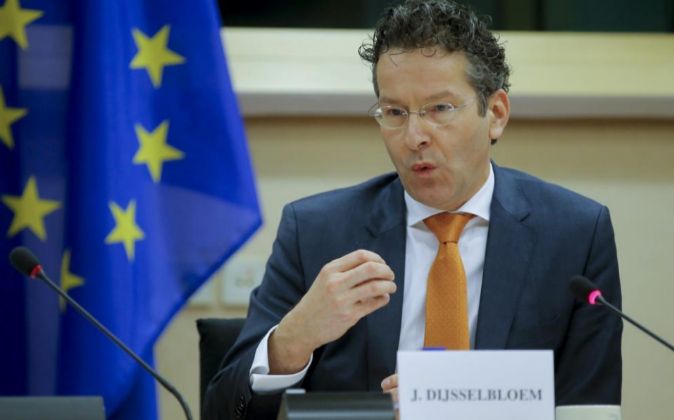 El presidente del Eurogrupo, Jeroen Dijsselbloem, interviene ante la...