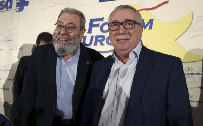 El secretario general de UGT, Cándido Méndez  y el líder de CCOO,...
