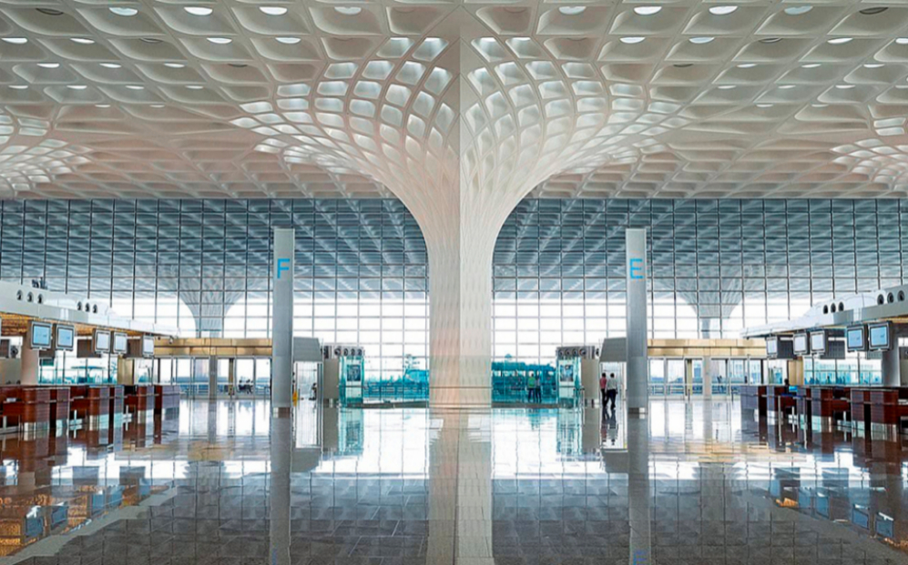 La terminal 2 del aeropuerto da cabida a 40 millones de pasajeros al...
