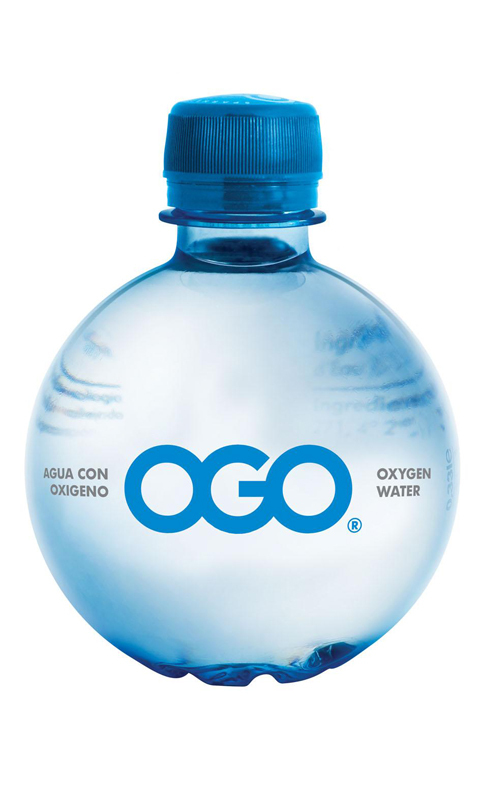 Con una caracterstica botella con forma de burbuja de oxgeno,...