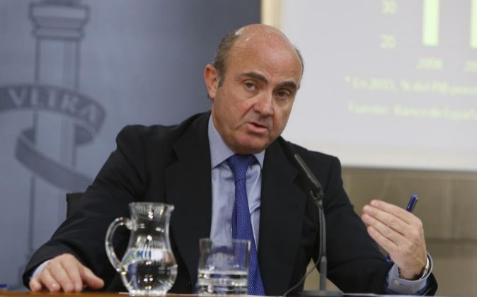 El ministro de Economía y Competitividad en funciones, Luis de...
