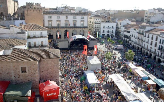 Plaza de Cáceres durante el Festival Womad.