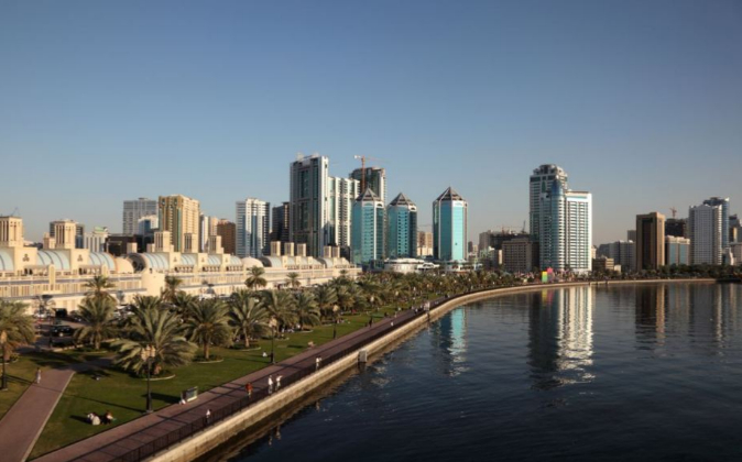 Vistas de Sharjah, el tercer Estado más importante de los Emiratos...