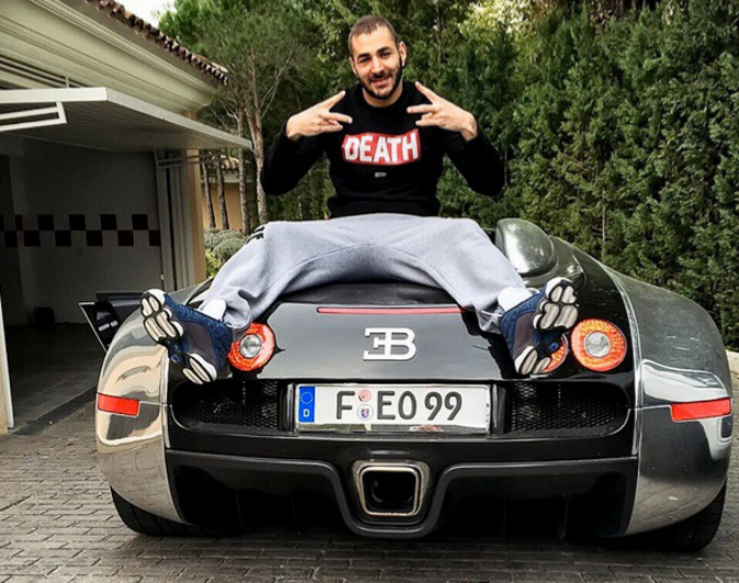 Karim Benzema, sobre una de las joyas de su garaje, un Bugatti Veyron