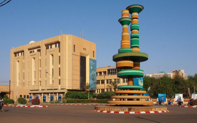 La gran Plaza de los Cineastas en Uagadugú, la capital de Burkina...