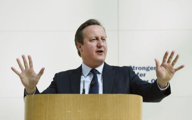 Imagen del primer ministro británico, David Cameron, durante un...