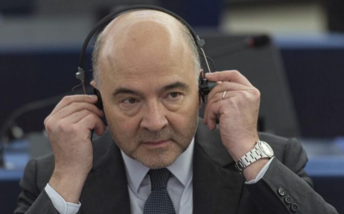 El comisario europeo de Asuntos Económicos y Financieros, Pierre...