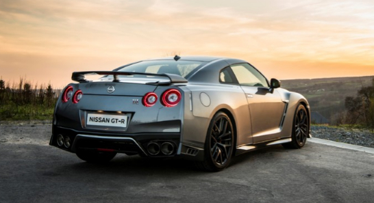  Nissan GT-R: más lujo y rendimiento