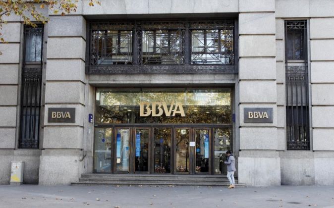 Oficina del BBVA en la Plaza Cataluña de Barcelona.