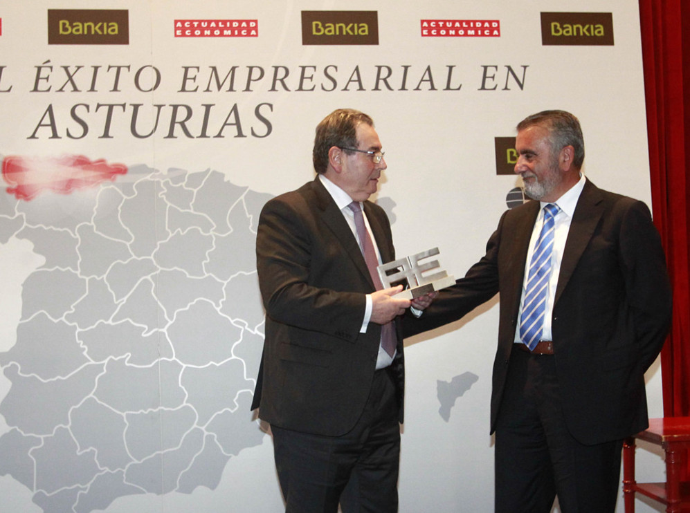 Martnez Prez tambin entreg el Premio a la Mejor Trayectoria...