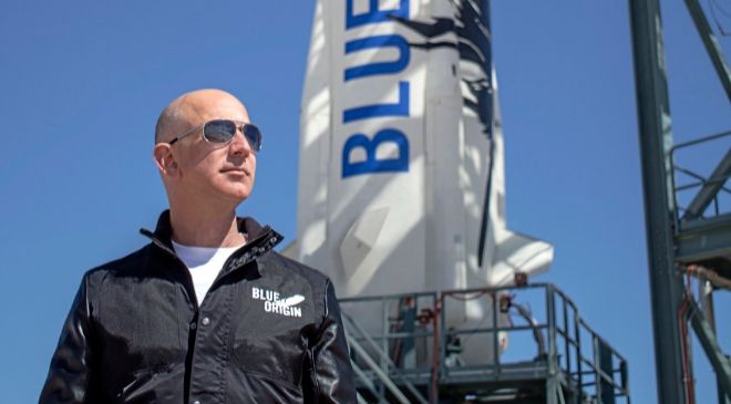 Jeff Bezos, CEO de Amazon y fundador de Blue Origin.