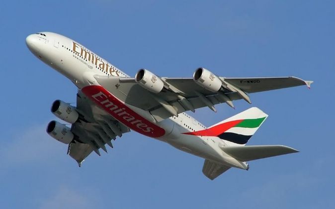Avión de Emirates.