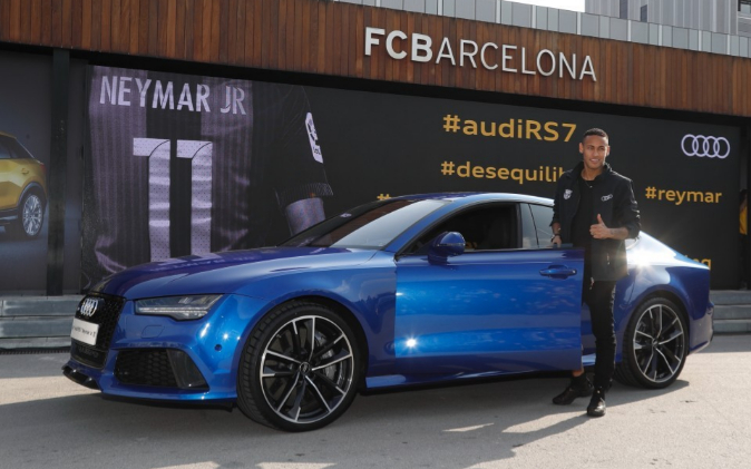 Neymar Jr recibe su Audi RS 7 performance