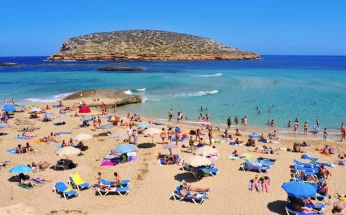 Una playa en Ibiza.