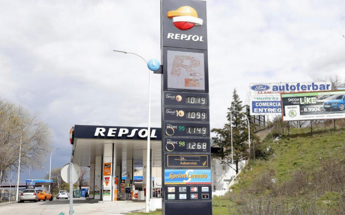 Fotografía de archivo de una gasolinera Repsol