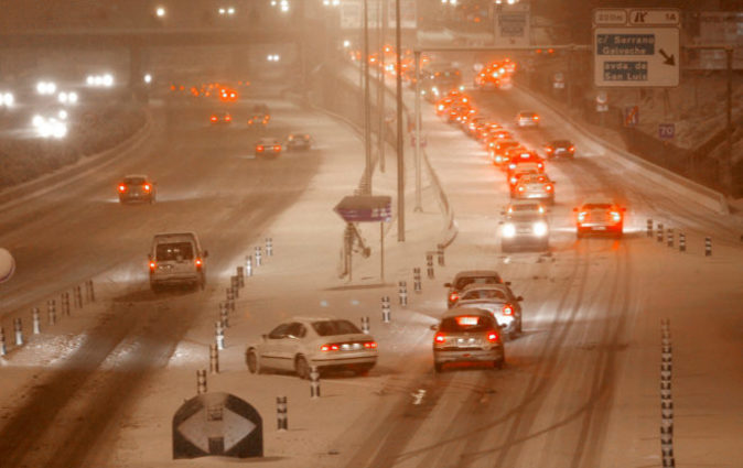 En carreteras con hielo o nieve es necesario extremar la precaución...