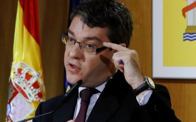 El ministro de Energía, Álvaro Nadal, durante la rueda de prensa...