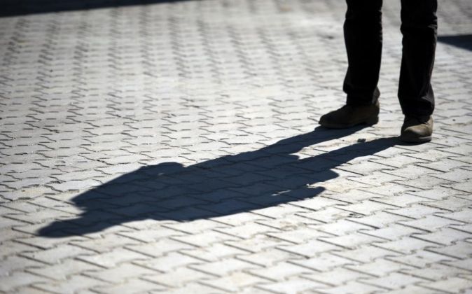 social superstición aterrizaje Impuesto a la sombra": los italianos pagan por la sombra que los letreros  de las tiendas proyectan sobre la acera