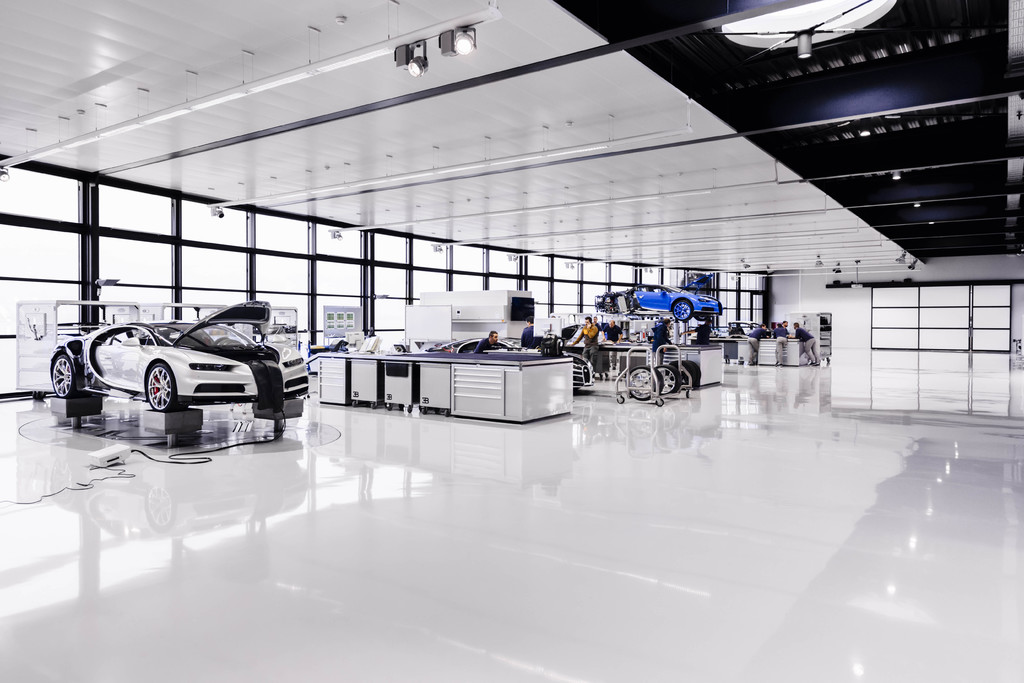 El taller de la sede de Bugatti en Molsheim, la Alsacia francesa, que...