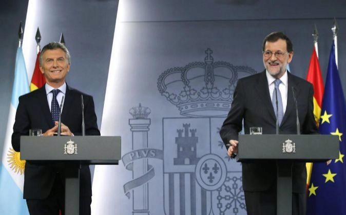 El presidente del Gobierno, Mariano Rajoy y el presidente de...