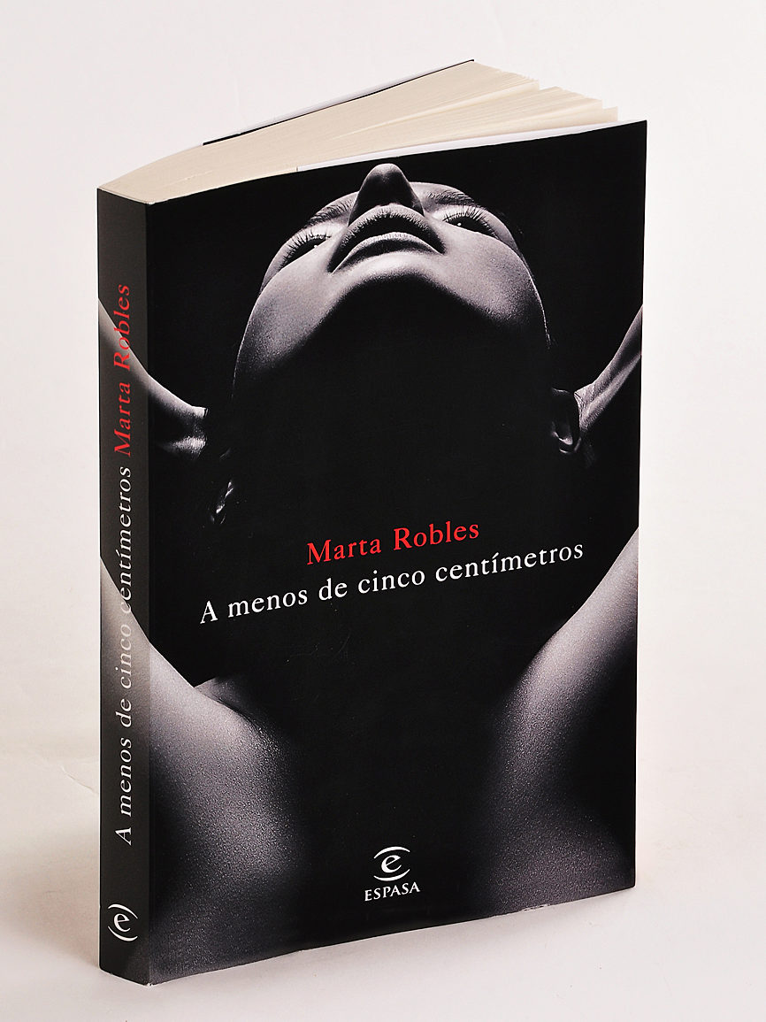 Sexo, lujo y violencia en el debut en la novela negra de Marta Robles,...
