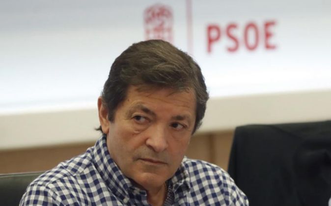 El presidente de la Comisión Gestora del PSOE Javier Fernández.